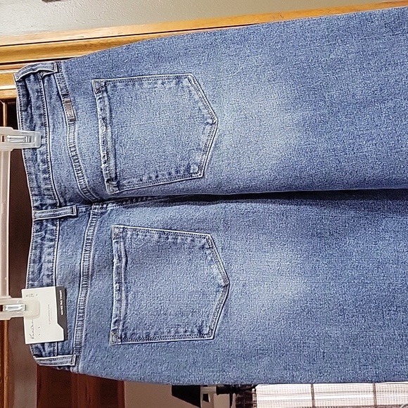 Jeans - Picture 2 of 4